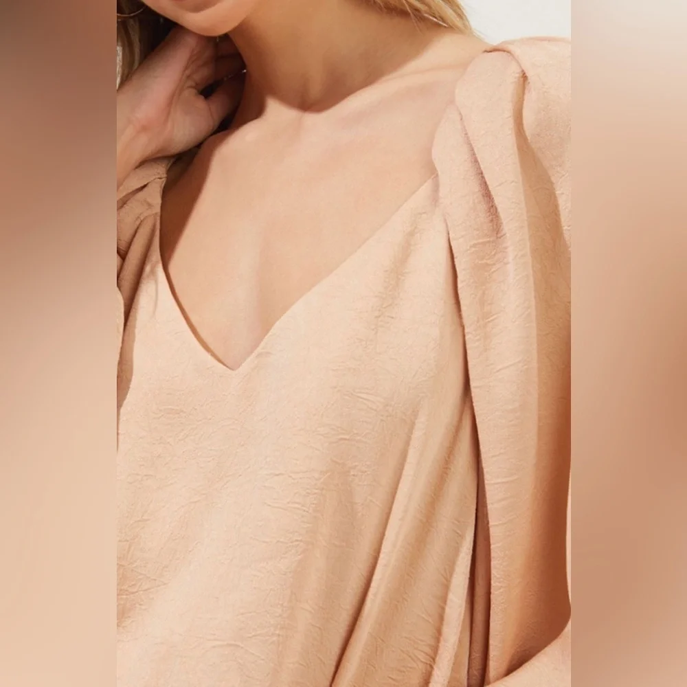 ASTR The Label Cally Revolve Top